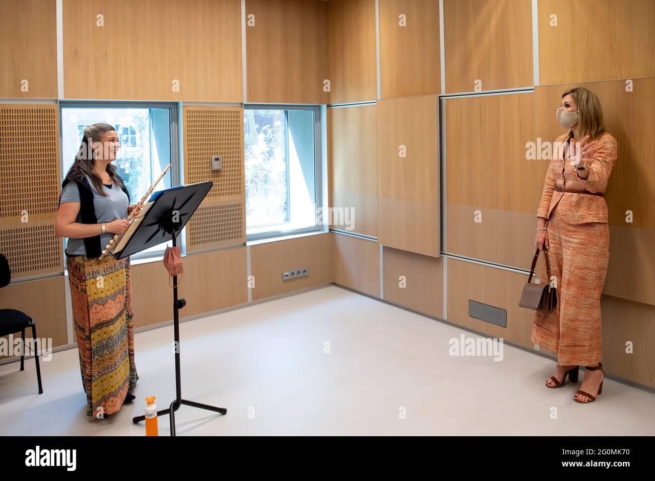 Amsterdam, Niederlande. 02nd June, 2021. Queen Maxima of The Netherlands at the Academie of the Koninklijk Concertgebouworkest in Amsterdam, on June 02, 2021, for a workvisit, talked about the activities during the corona pandemic, the orchestras plans for the future and the various education programs Credit: Albert Nieboer/Netherlands OUT/Point de Vue OUT/dpa/Alamy Live News Stock Photo