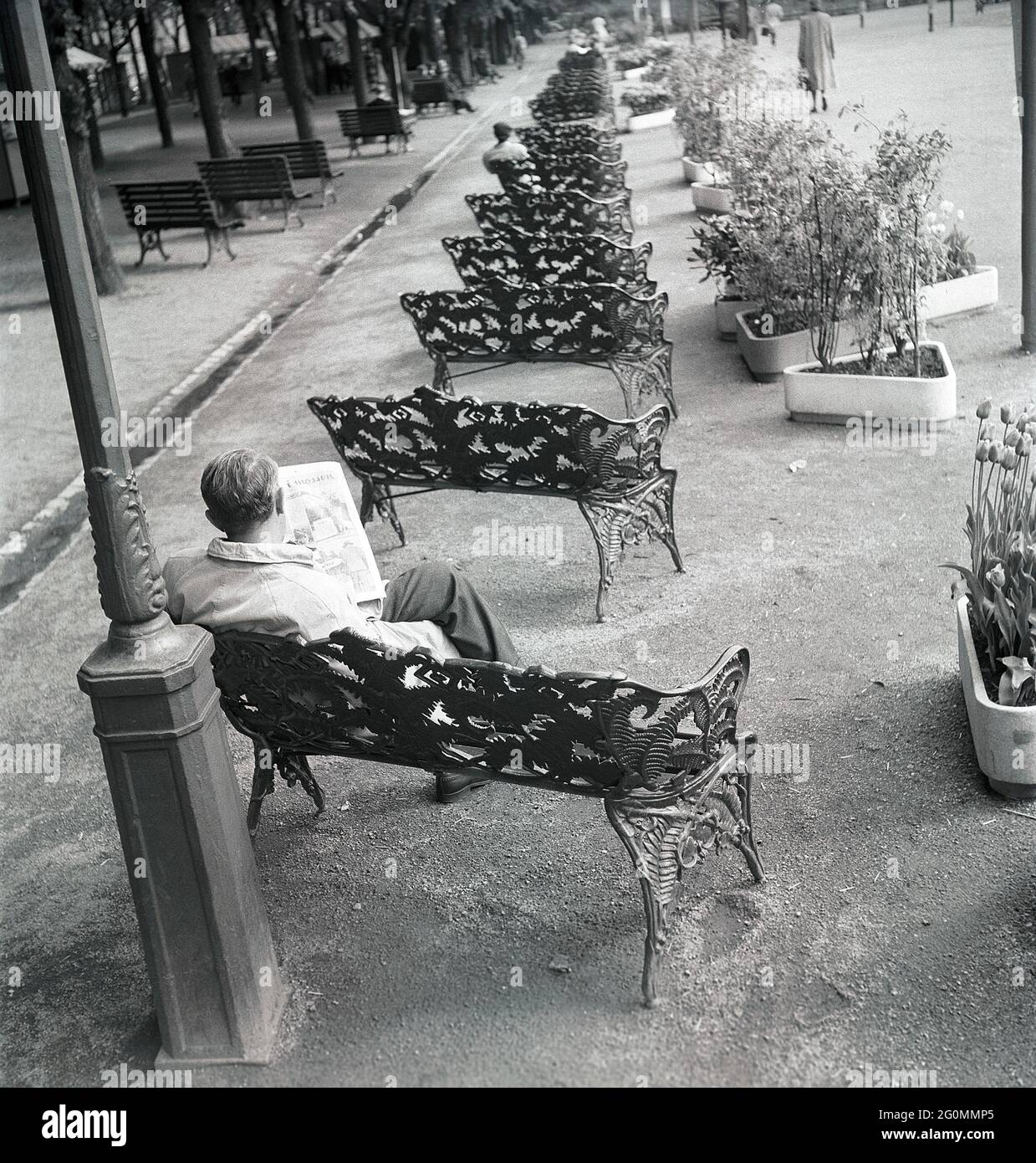 3 adults on a bench hires stock photography and images Alamy