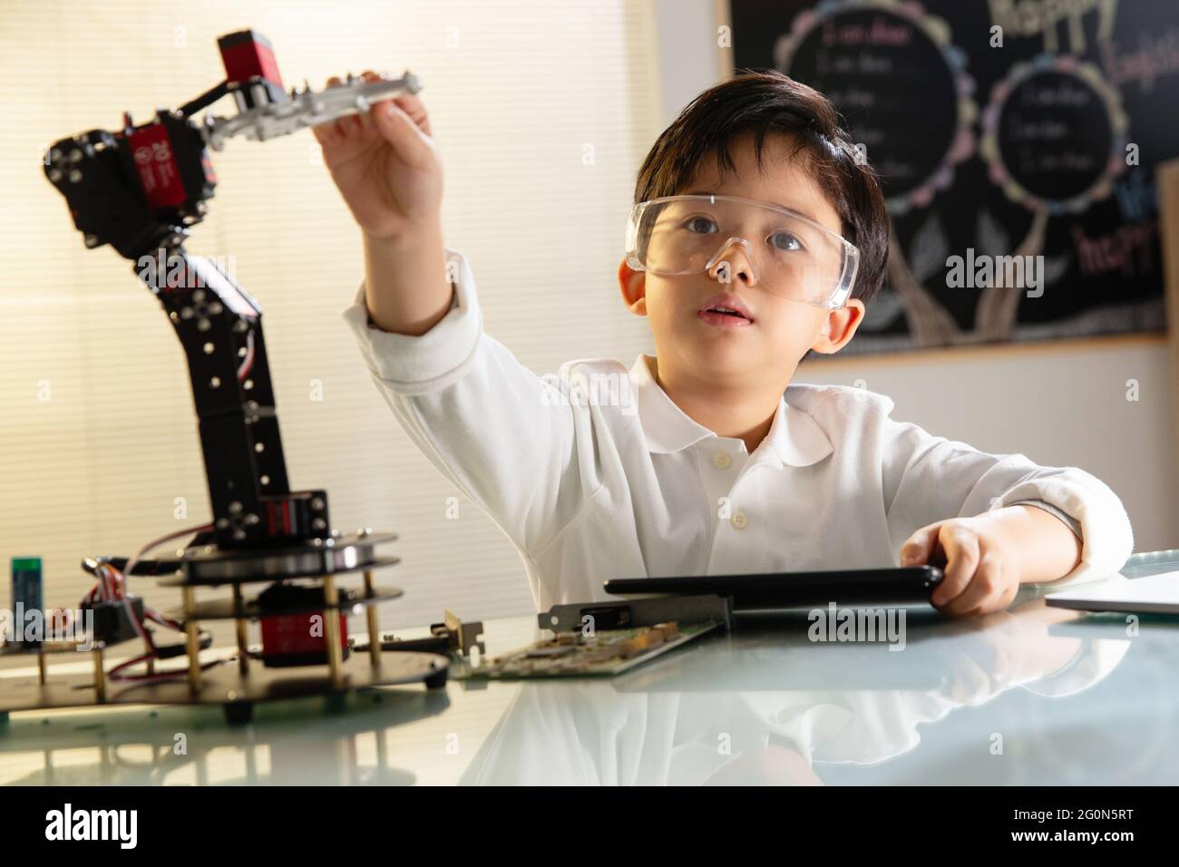 Robot programming language image hi-res stock photography and images ...