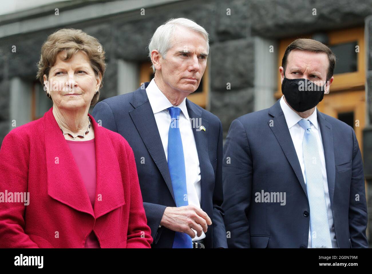 U S Senators Jeanne Shaheen D Nh Rob Portman R Oh And Chris Murphy D Ct Speak During A Press Conference Following A Meeting With The Ukrainian President Volodymyr Zelensky Outside The Presidential Office Building In Kiev U S Senators Jeanne Shaheen D Nh Rob Portman R Oh And Chris Murphy D Ct Speak During A Press Conference Following A Meeting With The Ukrainian President Volodymyr Zelensky Outside The Presidential Office Building In Kiev