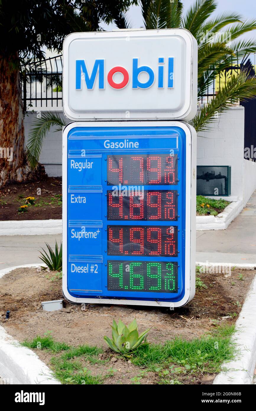 Gas Station Advertisement High Resolution Stock Photography And Images Alamy