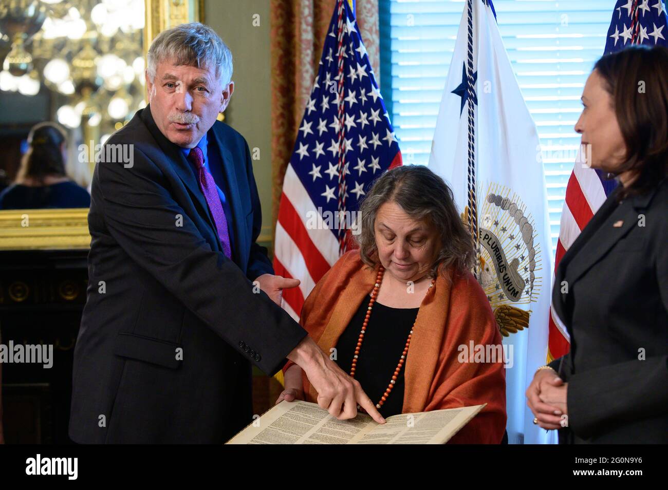 Washington, United States. 02nd June, 2021. Eric Lander, director of the Office of Science and Technology Policy (OSTP), explains the 13-page fragment a Mishnah that he used when U.S. Vice President Kamala Harris swore him in in the Eisenhower Executive Office Building in Washington, DC on Wednesday, June 2, 2021. Landler was confirmed by the Senate on May 28 and is the first OSTP director to serve in the president's cabinet. Photo by Erin Scott/UPI Credit: UPI/Alamy Live News Stock Photo