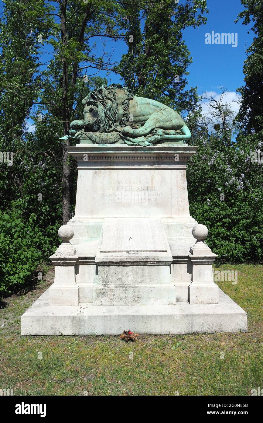 Tomb of Anton von Doggenfeld Vetter (general) Kerepesi Cemetery (Fiume Road National Graveyard), 8th District, Budapest, Hungary, Magyarország, Europe Stock Photo