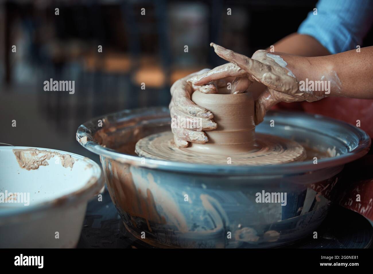 Throwing clay hires stock photography and images Alamy