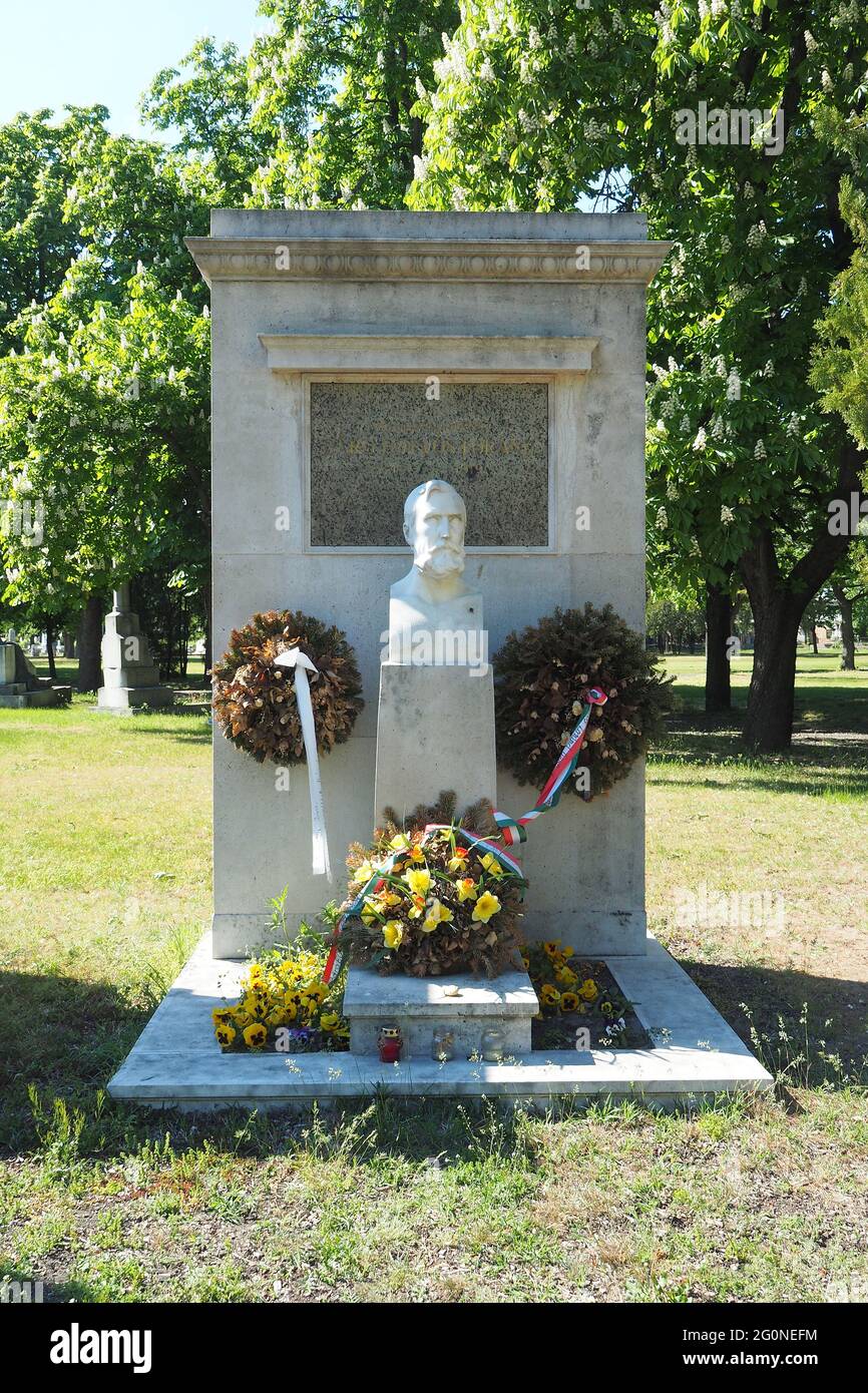Tomb of Loránd Eötvös (physicist), Kerepesi Cemetery (Fiume Road National Graveyard), 8th District, Budapest, Hungary, Magyarország, Europe Stock Photo