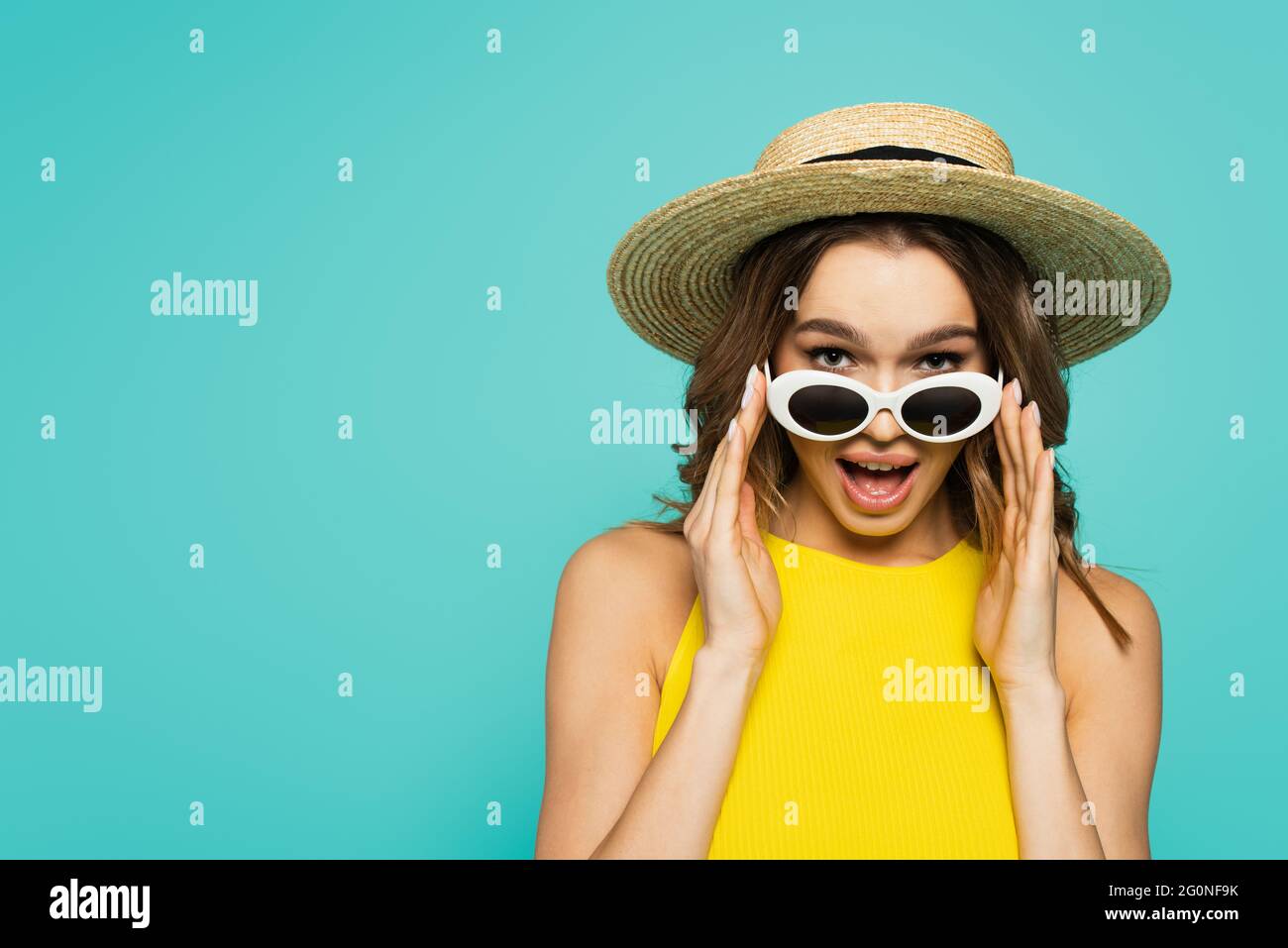 Woman straw hat open mouth hi-res stock photography and images - Alamy