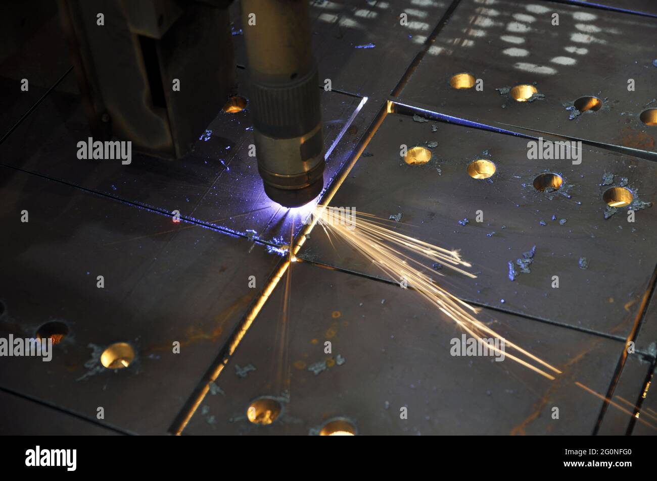 Numerical control machine tool hi-res stock photography and images - Alamy