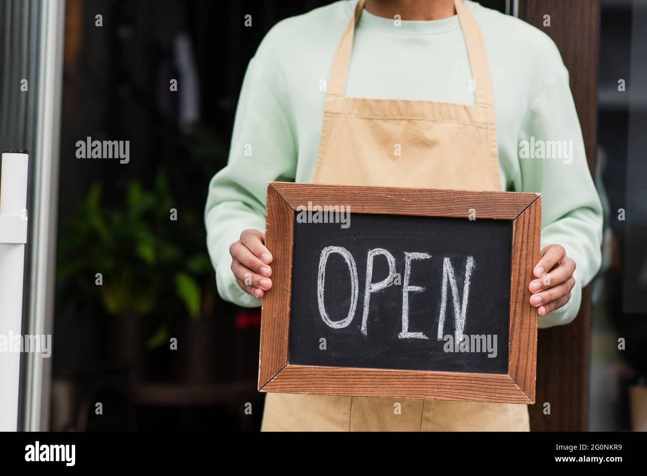View Into Cafe With Door Open High Resolution Stock Photography And Images Alamy View Into Cafe With Door Open High Resolution Stock Photography And Images Alamy