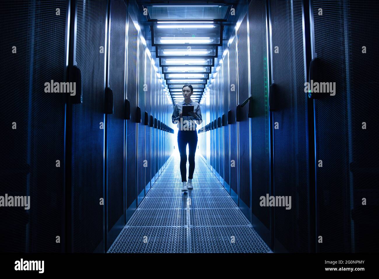 Computer Room Com Check Technicians check in the computer room Stock Photo - Alamy