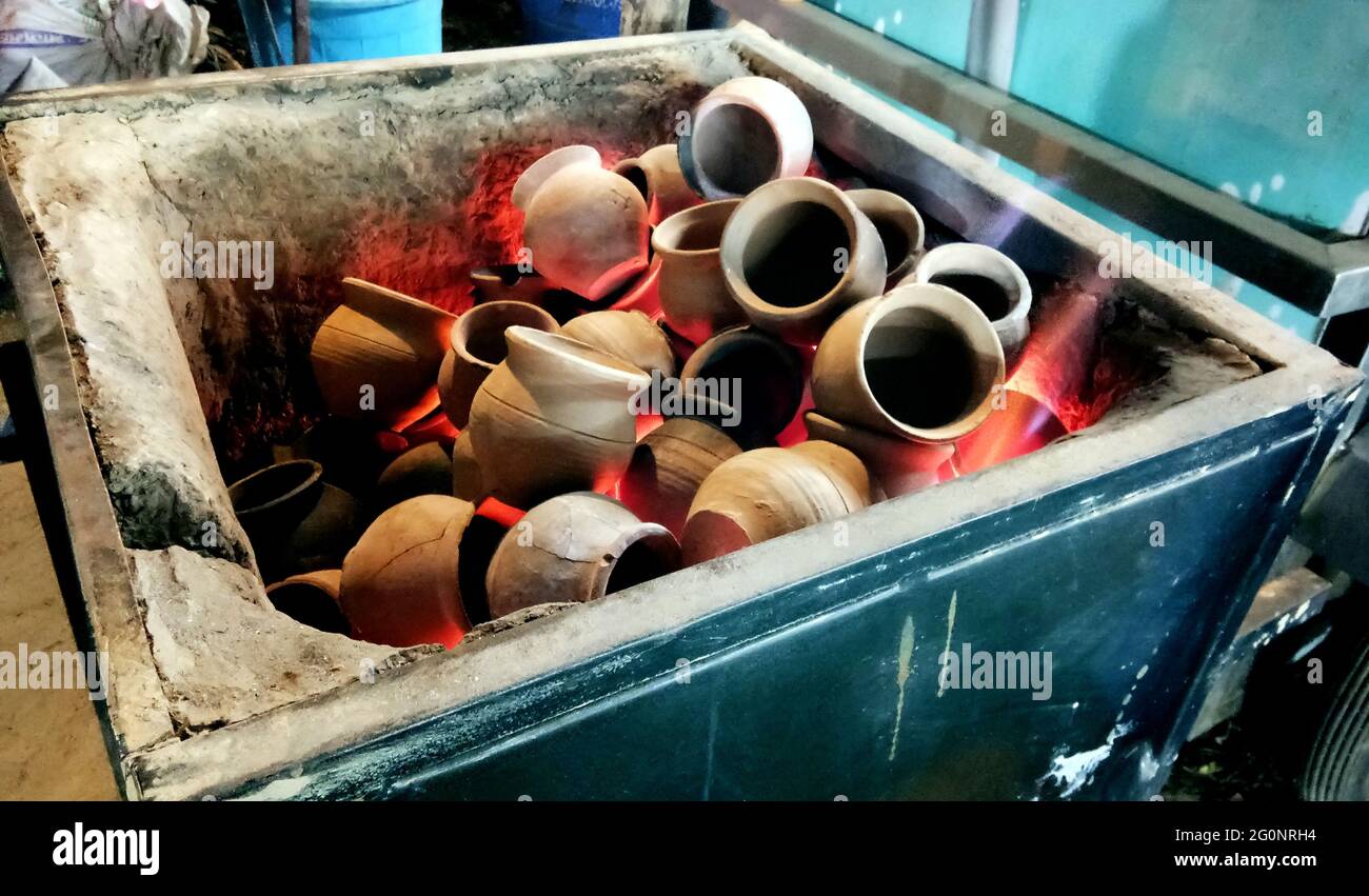 Indian clay pots hires stock photography and images Alamy