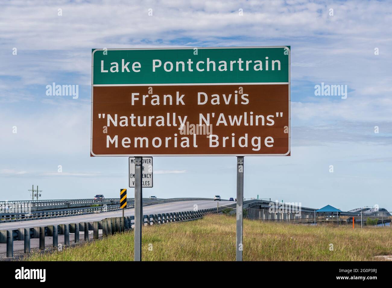 Twin Span Bridge on I-10, the Frank Davis 'Naturally N'Awlins' Memorial Bridge crosses the east end of  Lake Pontchartrain, Slidell to New Orleans. Stock Photo