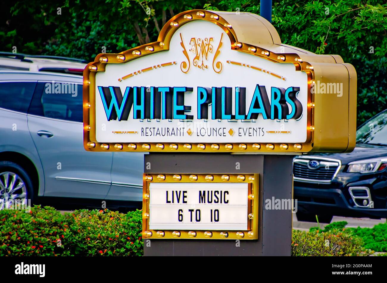 White pillars restaurant and lounge hires stock photography and images Alamy