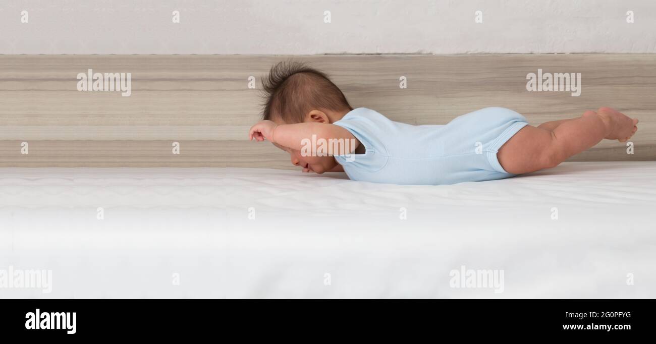 Baby development stages milestones hires stock photography and images Alamy