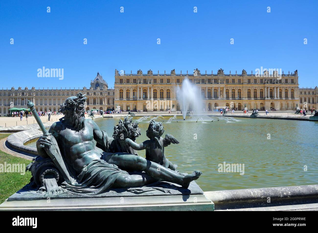 FRANCE, YVELINES (78) DOMAINE DE VERSAILLES, THE PALACE AND WATER ...