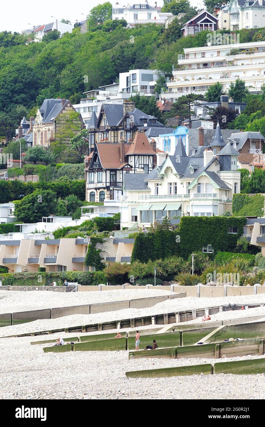 SEINE-MARITIME (76) NORMANDY, LE HAVRE, TYPICAL HOUSE OF THE DYKE PROMENADE OF THE SEAFRONT Stock Photo