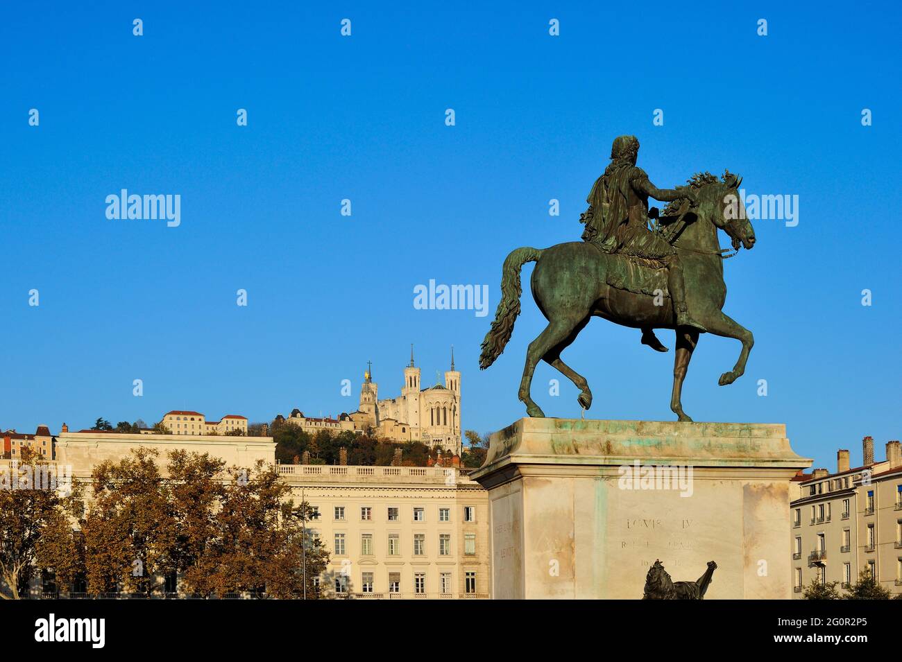 Impression Sur Toile Lyon Place Bellecour - Statue Roi Louis XIV - Décoration Murale Qualité Supérieure Islandburner