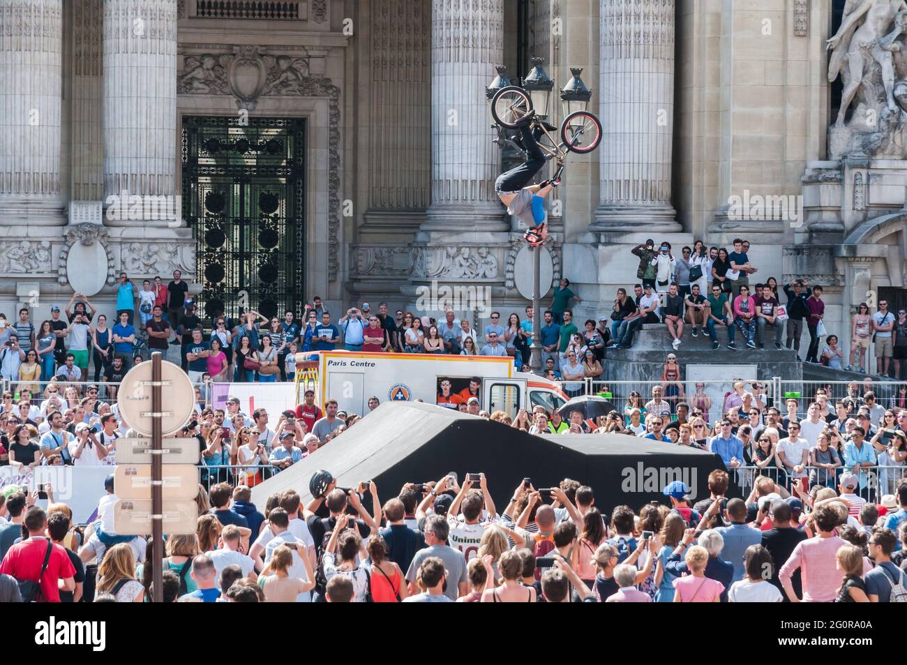 FRANCE. PARIS. " OLYMPIC DAYS IN THE COLORS OF PARIS 2024 ". BMX