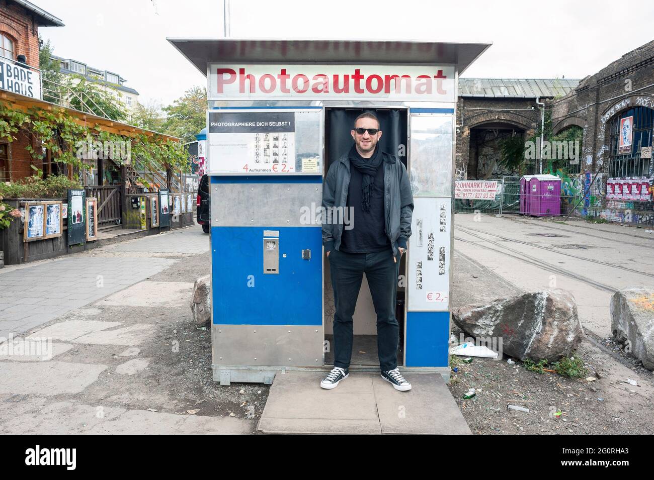 Old school photo booth hi-res stock photography and images - Alamy