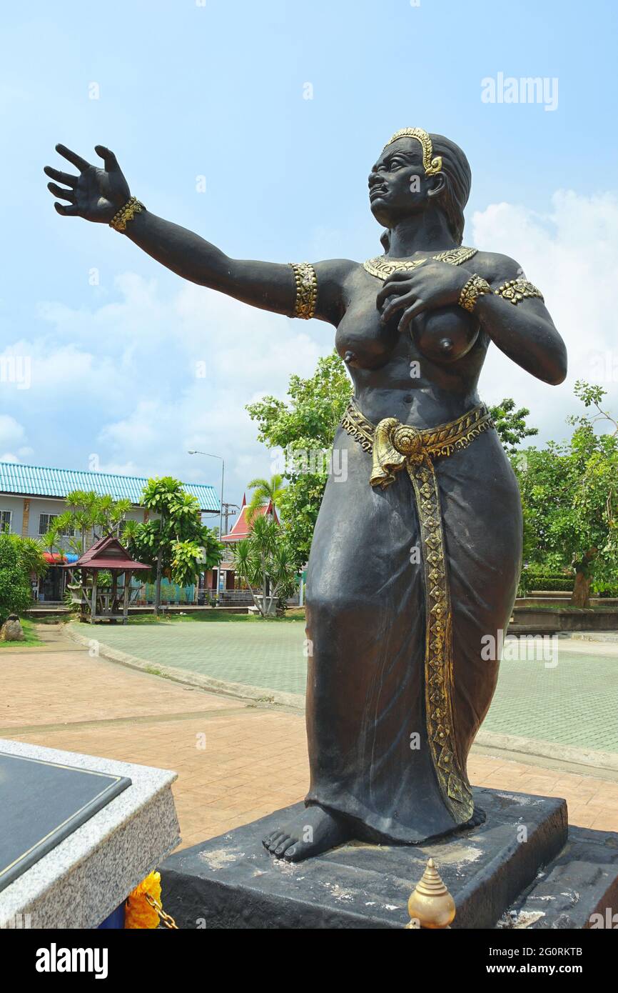 Rayong, Thailand - April 13, 2021: Statue of Nang Phisuea Samudr in Rayong province, Thailand. This is a main character in Thai poet Phra Aphai Mani w Stock Photo