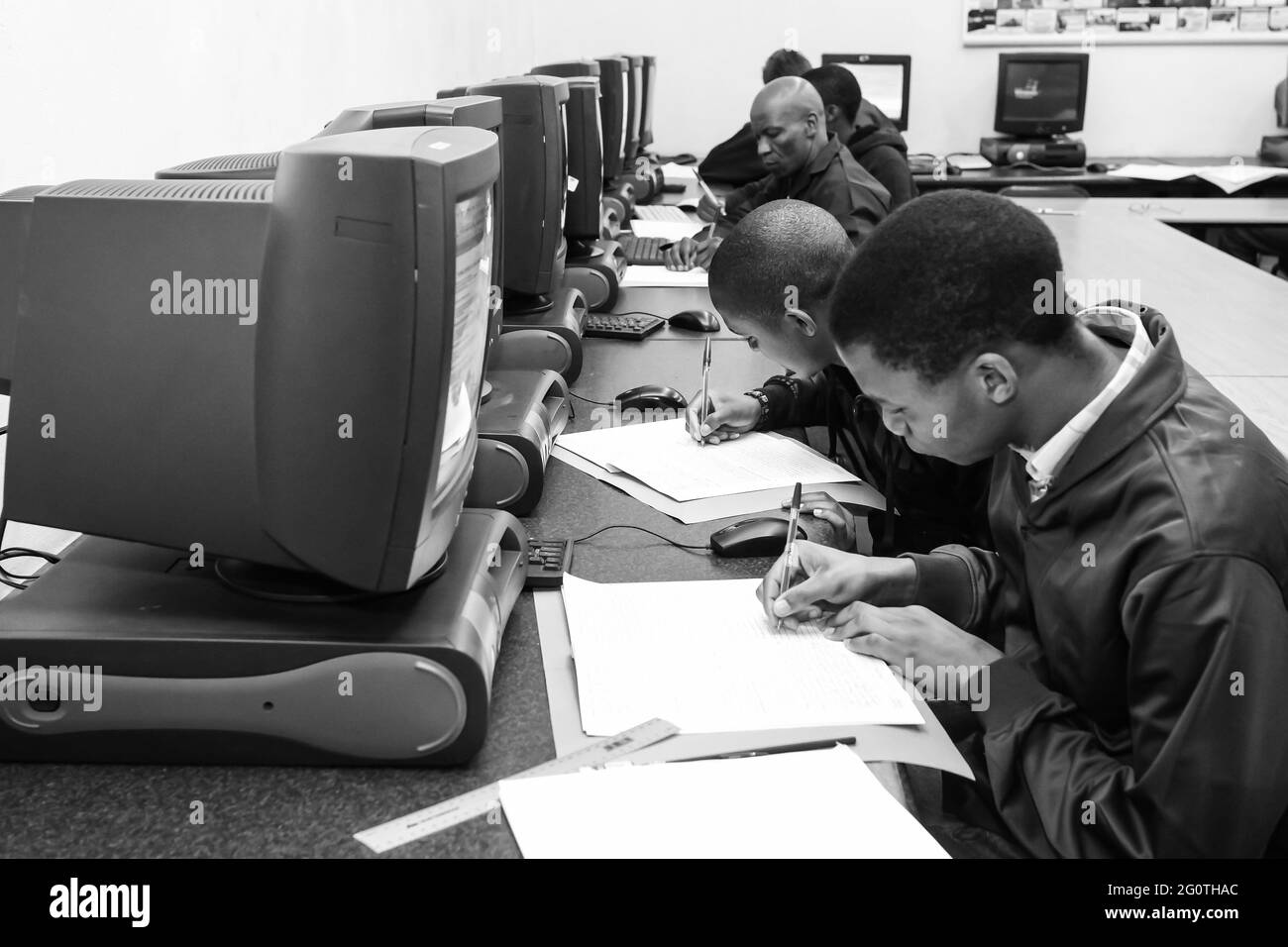 Africa school computer Black and White Stock Photos & Images - Alamy