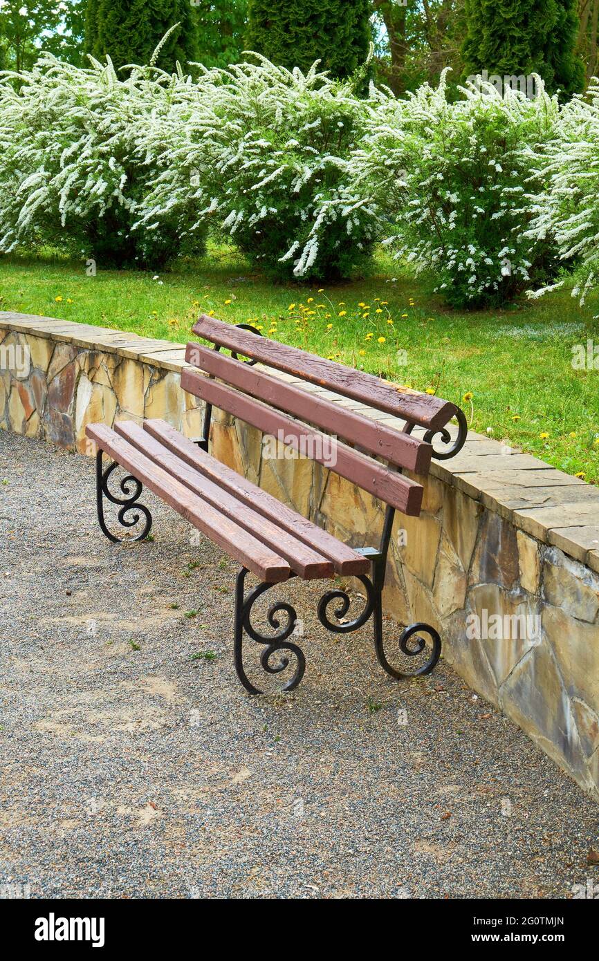 Vintage garden bench hi res stock photography and images Alamy
