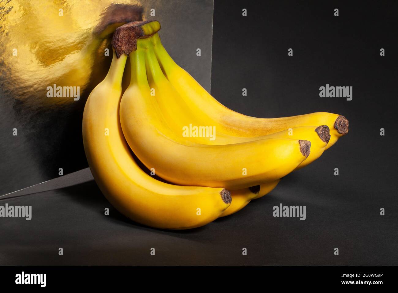 Banana bunches hi-res stock photography and images - Alamy