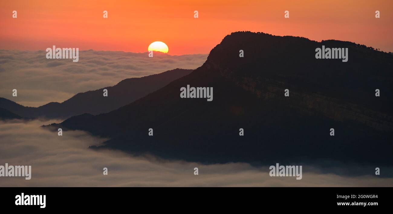 Pedró de Tubau, at sunrise, seen from the Roc de la Lluna viewpoint (Berguedà, Catalonia, Spain, Pyrenees) Stock Photo
