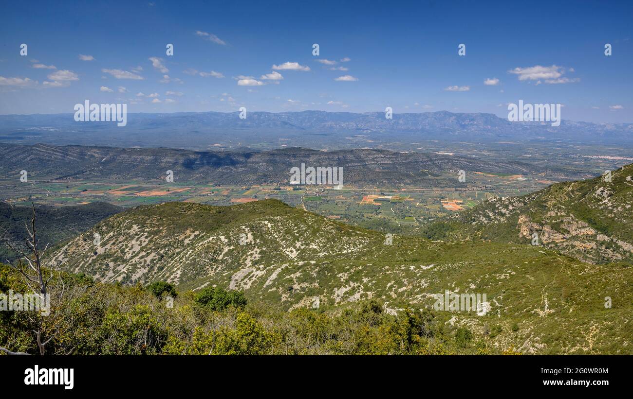 Views from the Serra de Montsià looking towards the Ports / Puertos massif (Tarragona, Catalonia, Spain) Stock Photo