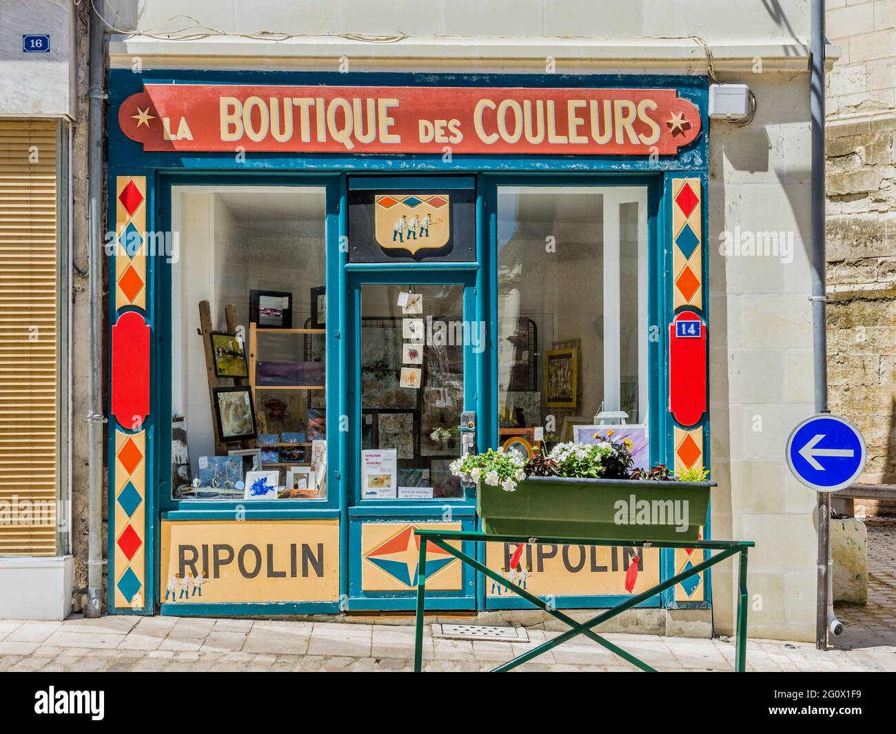Decorative paint supply shop and art gallery - Saint-Aignan, Loir-et-Cher (41), France. Stock Photo
