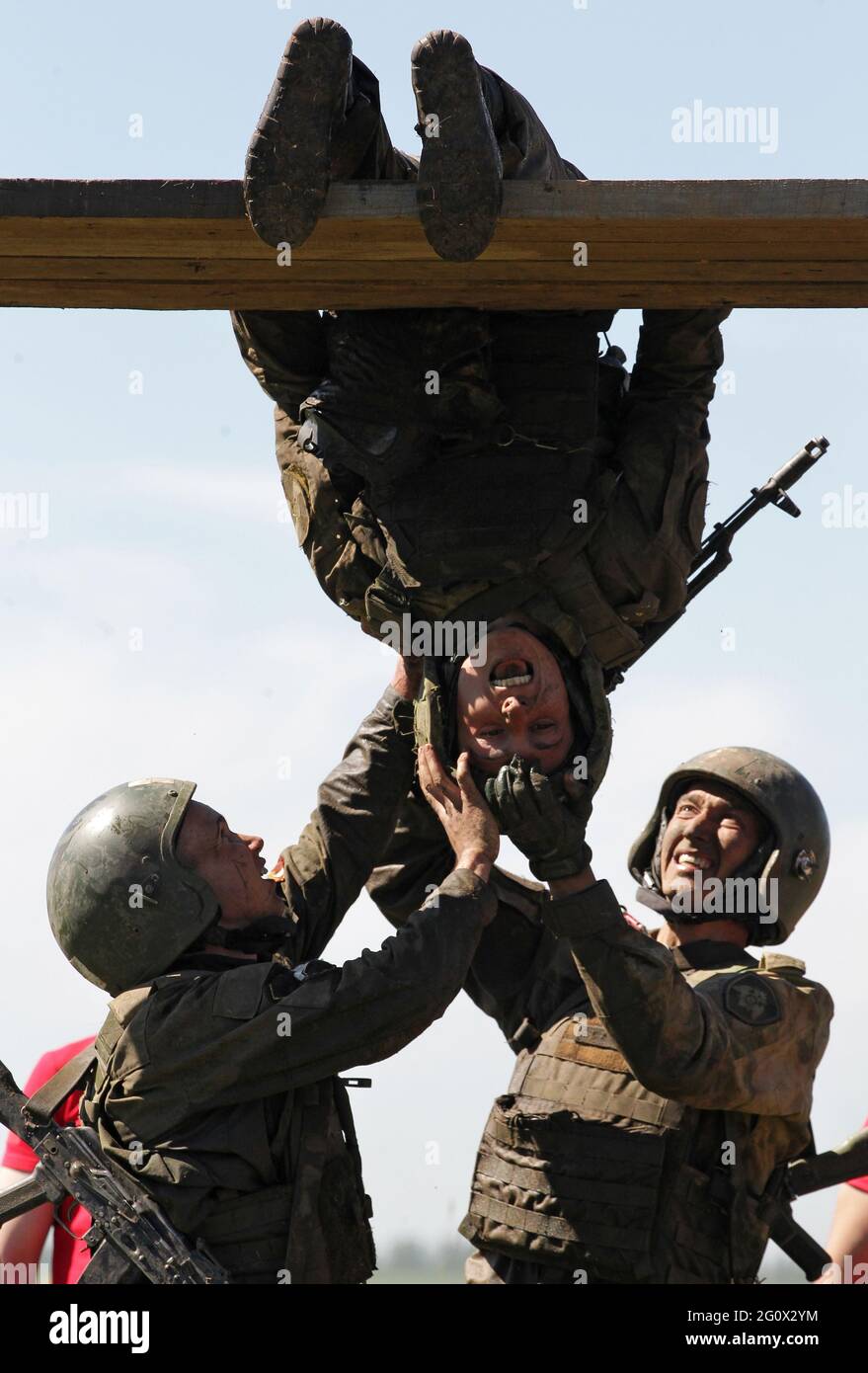 Maroon beret hi-res stock photography 