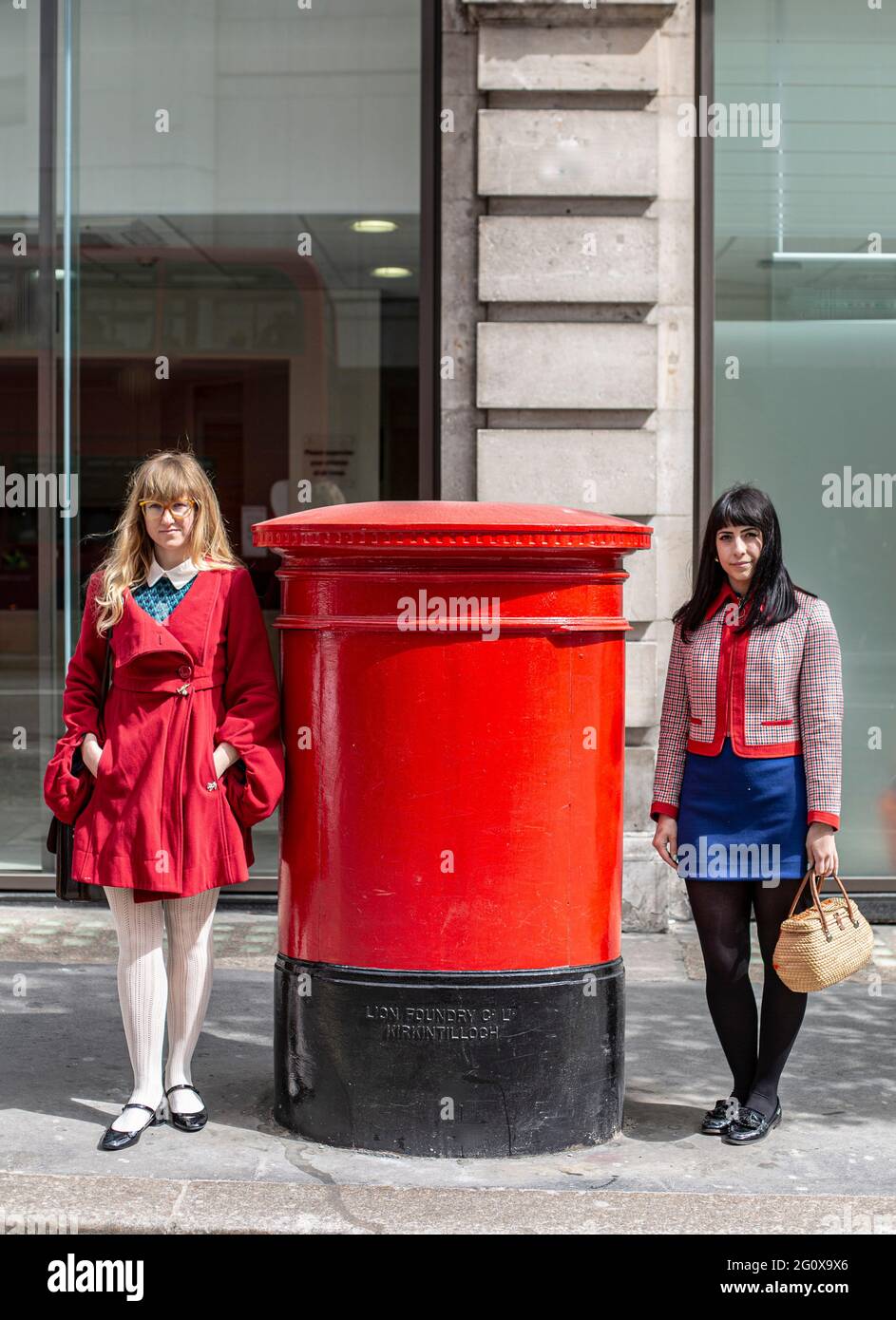 GREAT BRITAIN /England /London/ Two woman in retro, vintage clothing