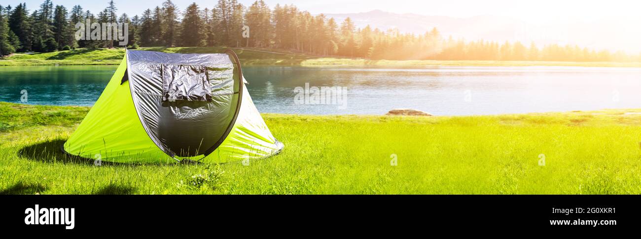 Family tourist adventure hi-res stock photography and images - Alamy