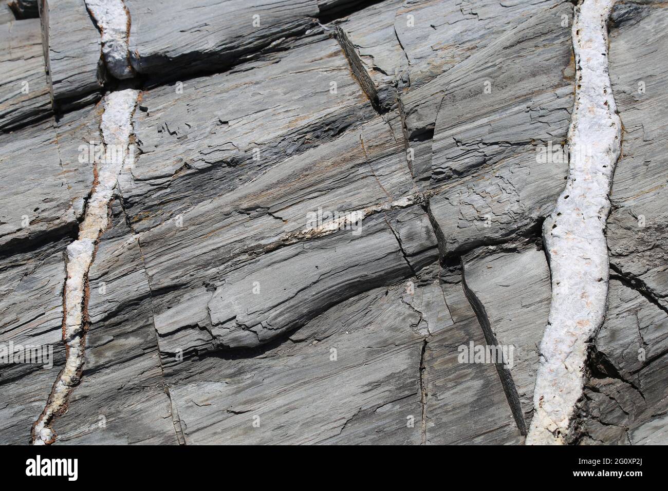 Rock with vein of quartz hires stock photography and images Alamy