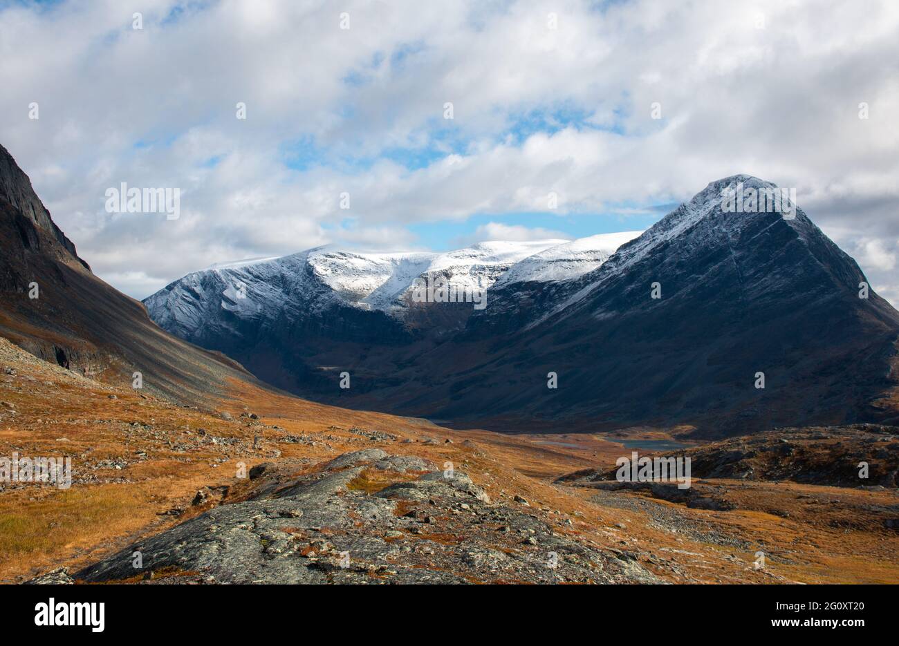 Kungsleden trail on the way to Kebnekaise Mountain Station, September 2020 Stock Photo