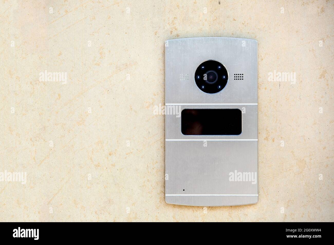 Intercom with camera hi-res stock photography and images - Alamy