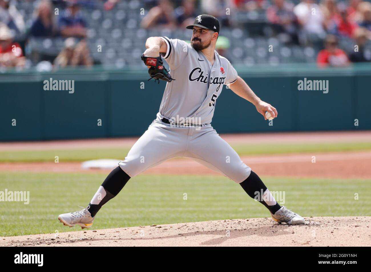 Houston, TX, USA. 6th July, 2018. Chicago White Sox pitcher Carlos Rodon  (55) blows a bubble prior to a Major League Baseball game between the  Houston Astros and the Chicago White Sox