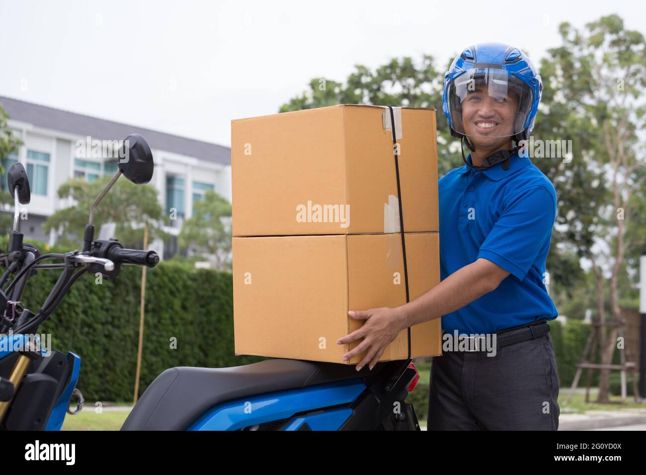 Deliveryman ride motorcycle service, Fast and Free Transport Delivery ...