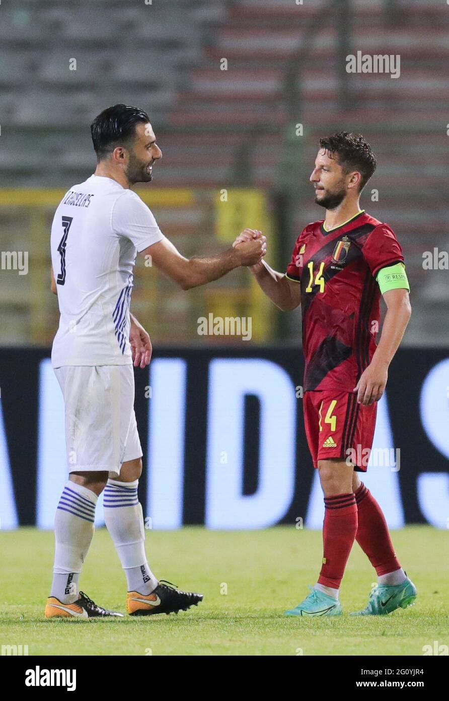 (210604) -- BRUSSELS, June 4, 2021 (Xinhua)-- Dries Mertens (R) of Belgium shakes hands with Giorgos Tzavellas of Greece after the International Friendly football match between Belgium and Greece at King Baudouin Stadium in Brussels, Belgium, June 3, 2021. (Xinhua/Zheng Huansong) Stock Photo