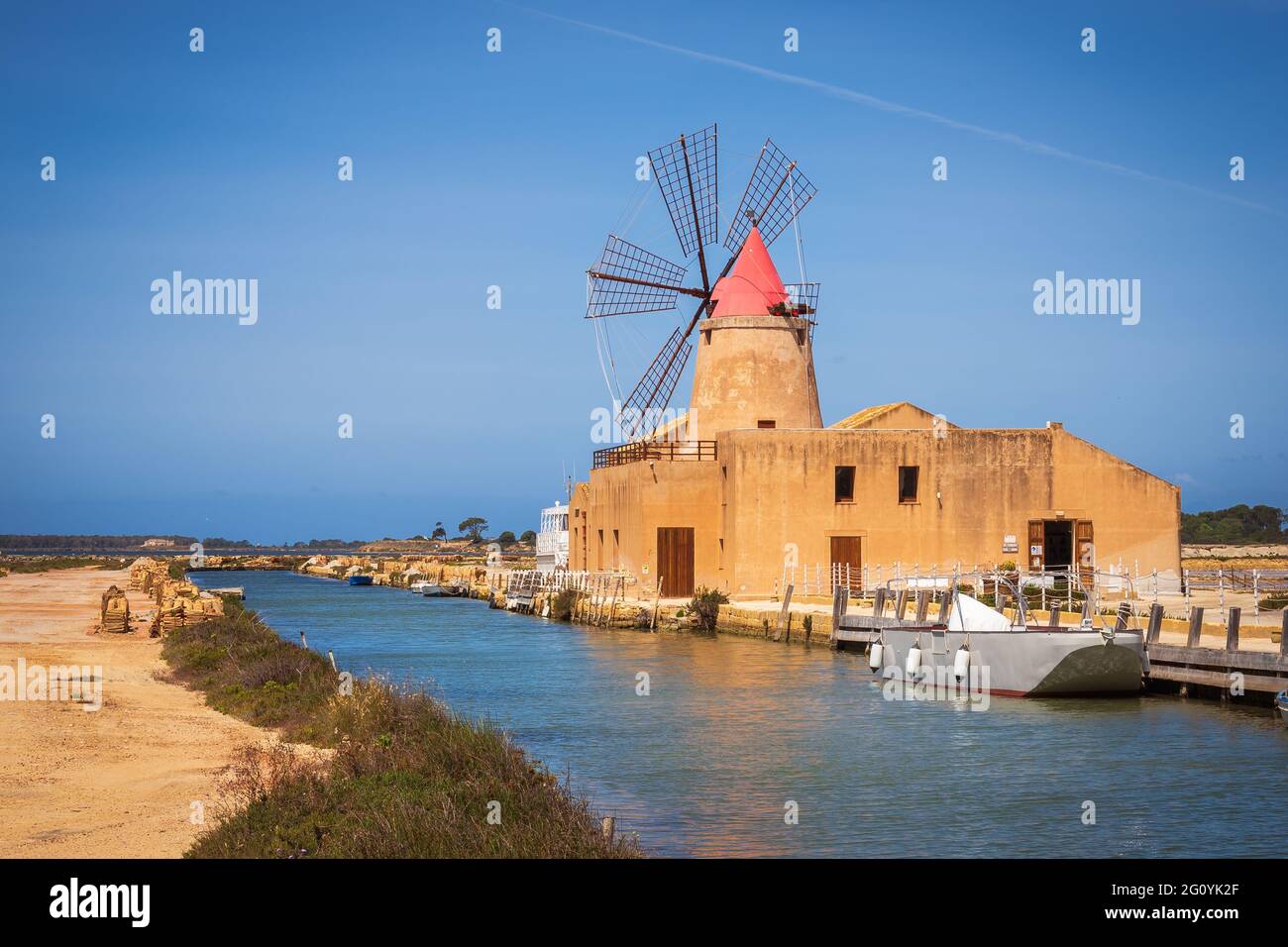 Marsala Salt Pans with the Windmills, Trapani, Sicily, Italy, Europe Stock  Photo - Alamy