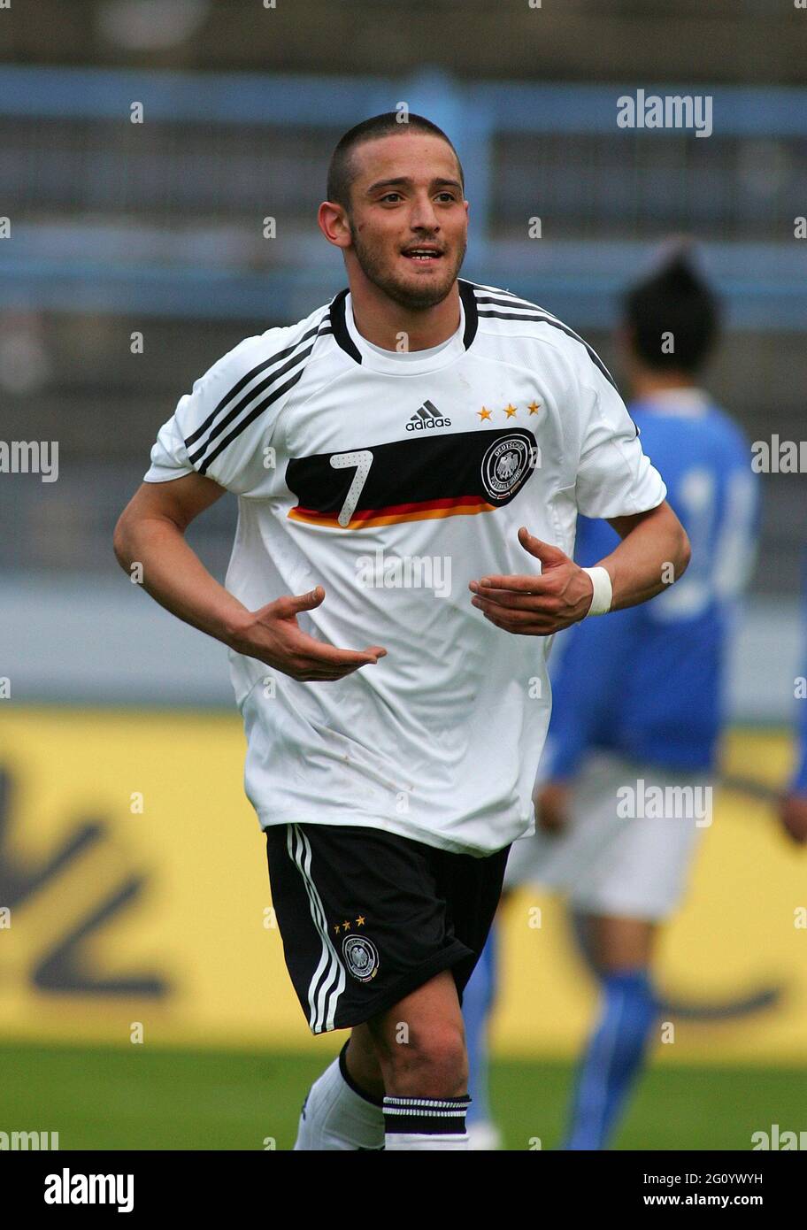 Chemnitz, Deutschland. 22nd Apr, 2009. firo Fuvuball, football, international, 22.04.2009, season 2008/2009, national team, U20 4: 0 Germany GER - Italy ITA Deniz Naki, half figure, goaljubel copyright by firo sportphoto: Our terms and conditions apply, can be viewed at www.firosportphoto. de Pfefferackerstr. 2a 45894 G elsenkirchen www.firosportphoto.de mail@firosportphoto.de (V olksbank B ochum - W itten) BLZ .: 430 601 29 Kt. Nr .: 341 117 100 Tel: 0209 - 9304402 Fax: 0209 - 9304443 Credit: dpa/Alamy Live News Stock Photo