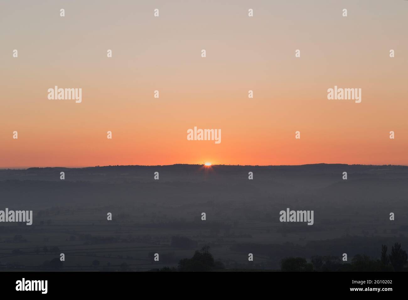 Rising sun morning horizon hi-res stock photography and images - Alamy