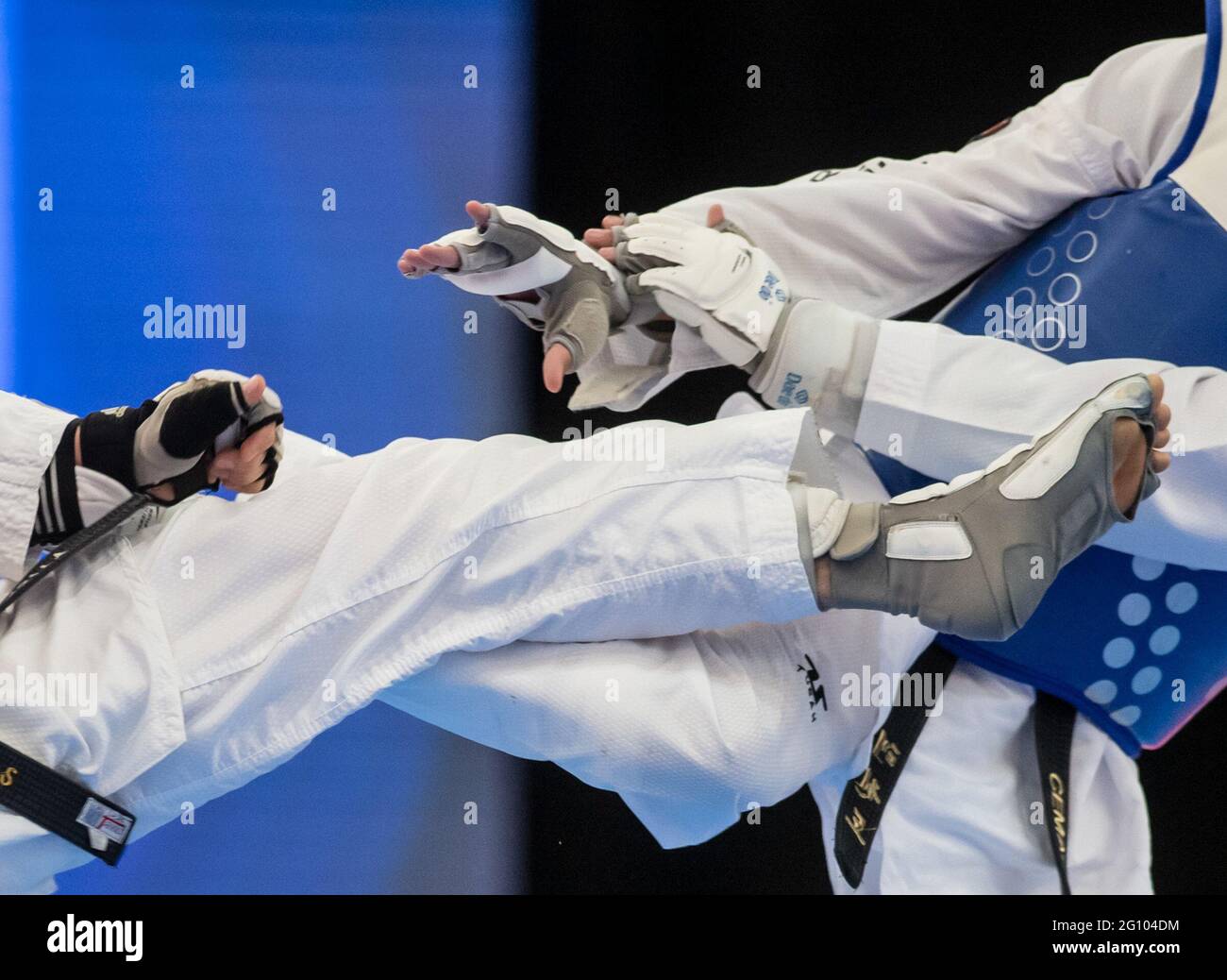 Dortmund, Germany. 04th June, 2021. Finals 2021 - Taekwondo in the Helmut-Körnig-Halle: Two fighters in their semi-final. Credit: Bernd Thissen/dpa/Alamy Live News Stock Photo