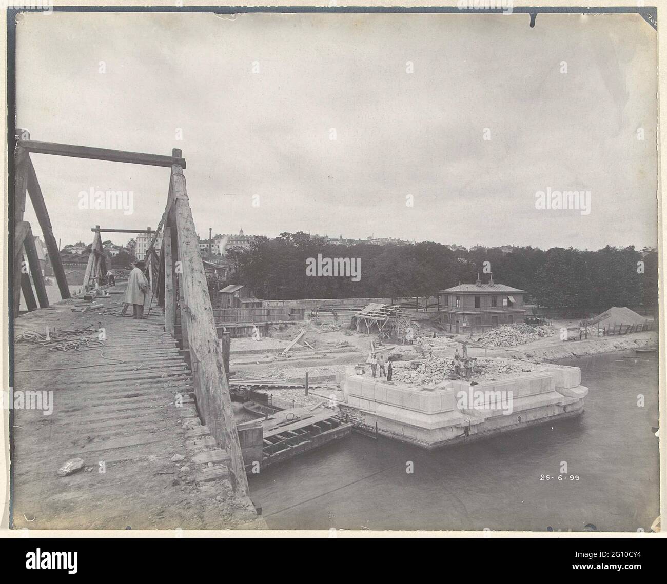 The construction of the Pont Rouelle Paris, wooden bridge over the Seine. Stock Photo