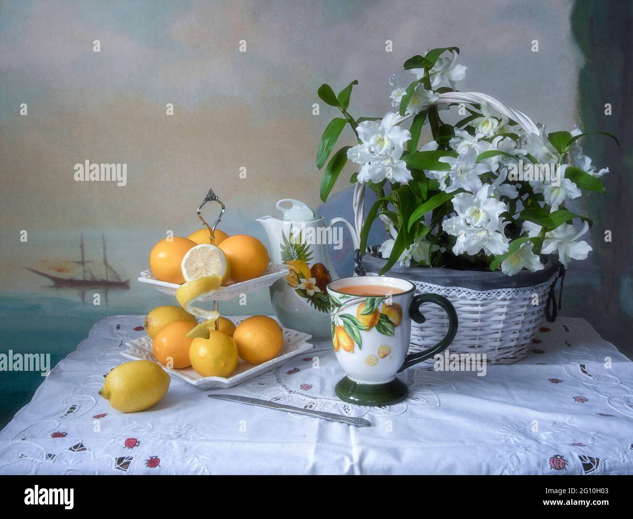 Still life with bouquet of flowers and fruits Stock Photo - Alamy