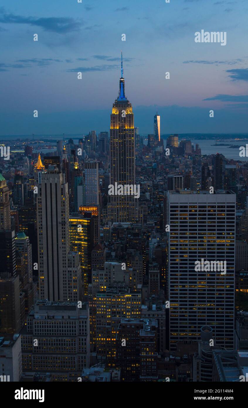 New york skyline magic hour hi-res stock photography and images - Alamy