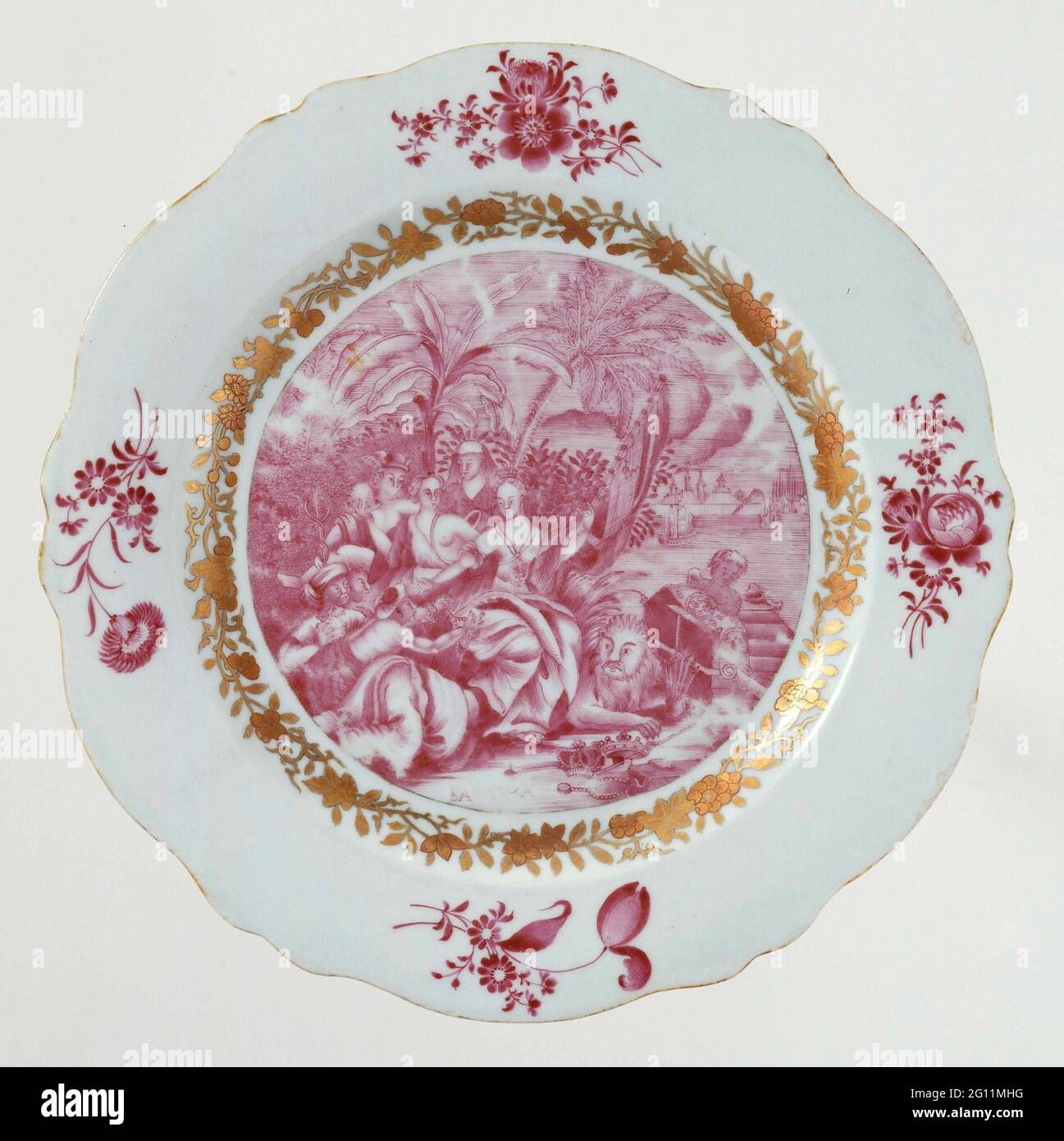 Plate with an Allegory on the Dutch East India Company. Porcelain plate with lobed wall, painted on the glaze in pink (and camaïeu) and gold. On the flat a group of people: a woman with a flag on which the initials of the Dutch East Indian Compagnie are affixed, surrounded by young women, the God Mercury and Asian servers offering the woman gifts. To the feet of the woman a lion, a crown and jewelry. Batavia reading on the background. A bond with flower drinks on the wall; The edge with four flower branches in the German style. The show is based on a picture of Jan Punt (1711-1779). European p Stock Photo
