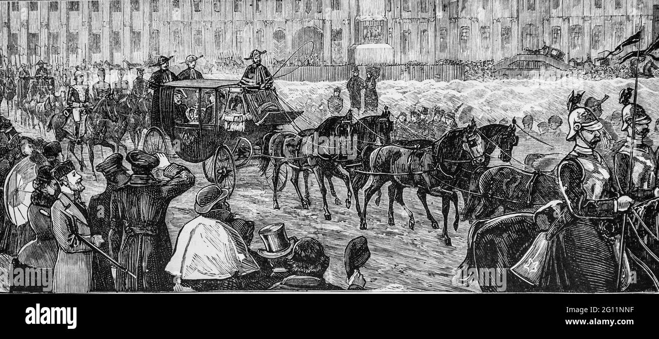 russie,les insignes du couronnement transportes du palais d'hiver a la station de chemin de fer de saint petersbourg a moscou ,l'univers illustre 1882 Stock Photo