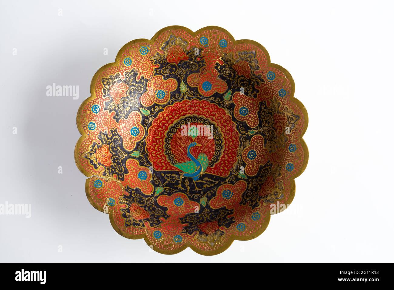 metal vintage plates and bowls for ornamental purposes Stock Photo Alamy