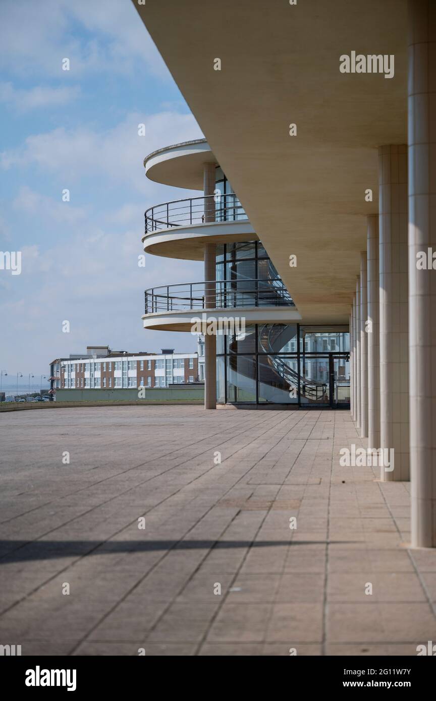 De La Warr Pavillion, International Style, or Art Deco Moderne, 1935 building in Bexhill, Sussex, UK designed by Erich Mendelsohn and Serge Chermayeff Stock Photo