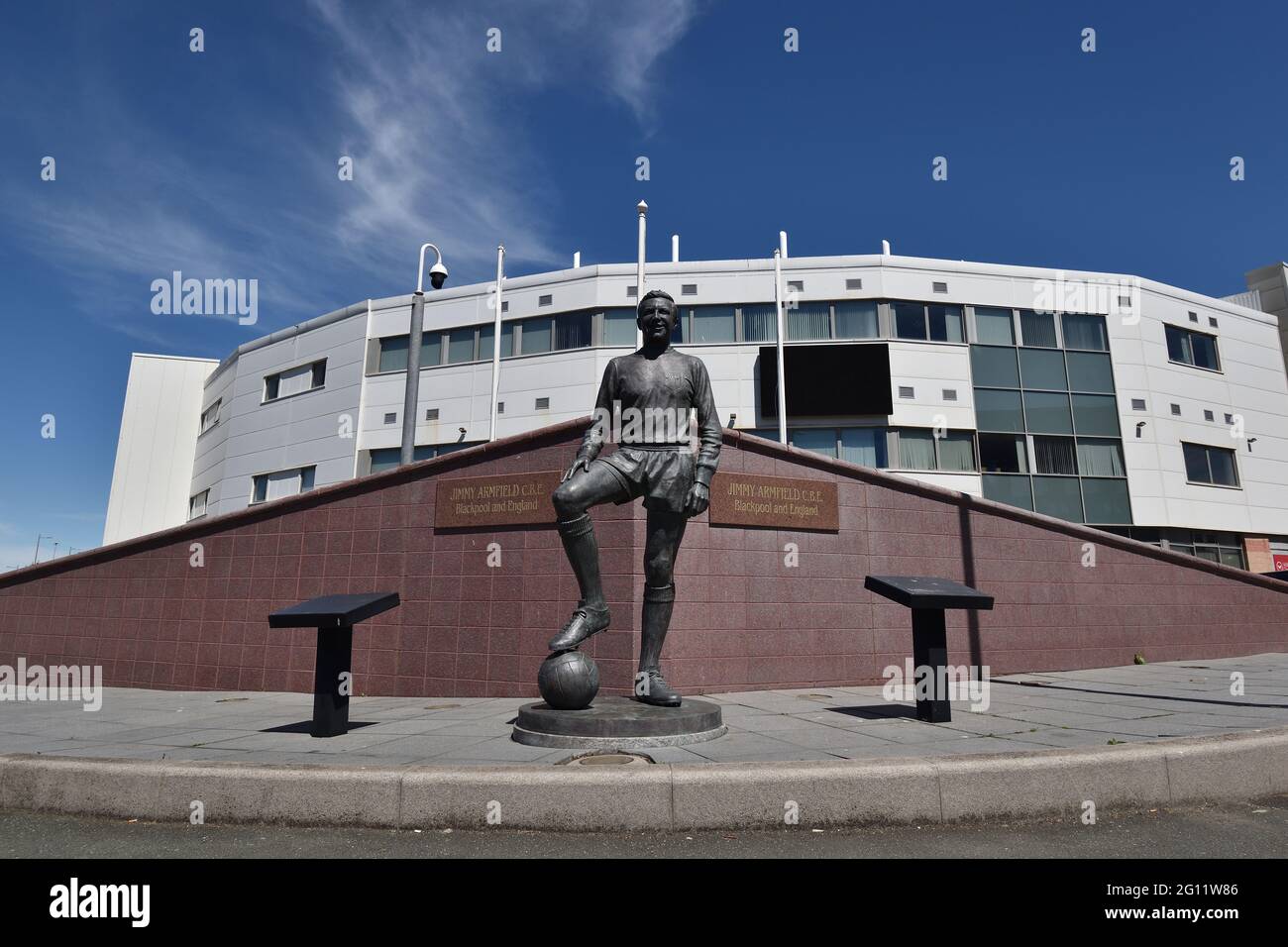 Jimmy Armfield statue outside Blackpool Football Club Stock Photo